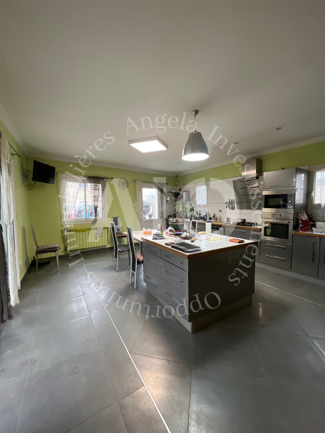 Maison à vendre, 575m², Décines-Charpieu