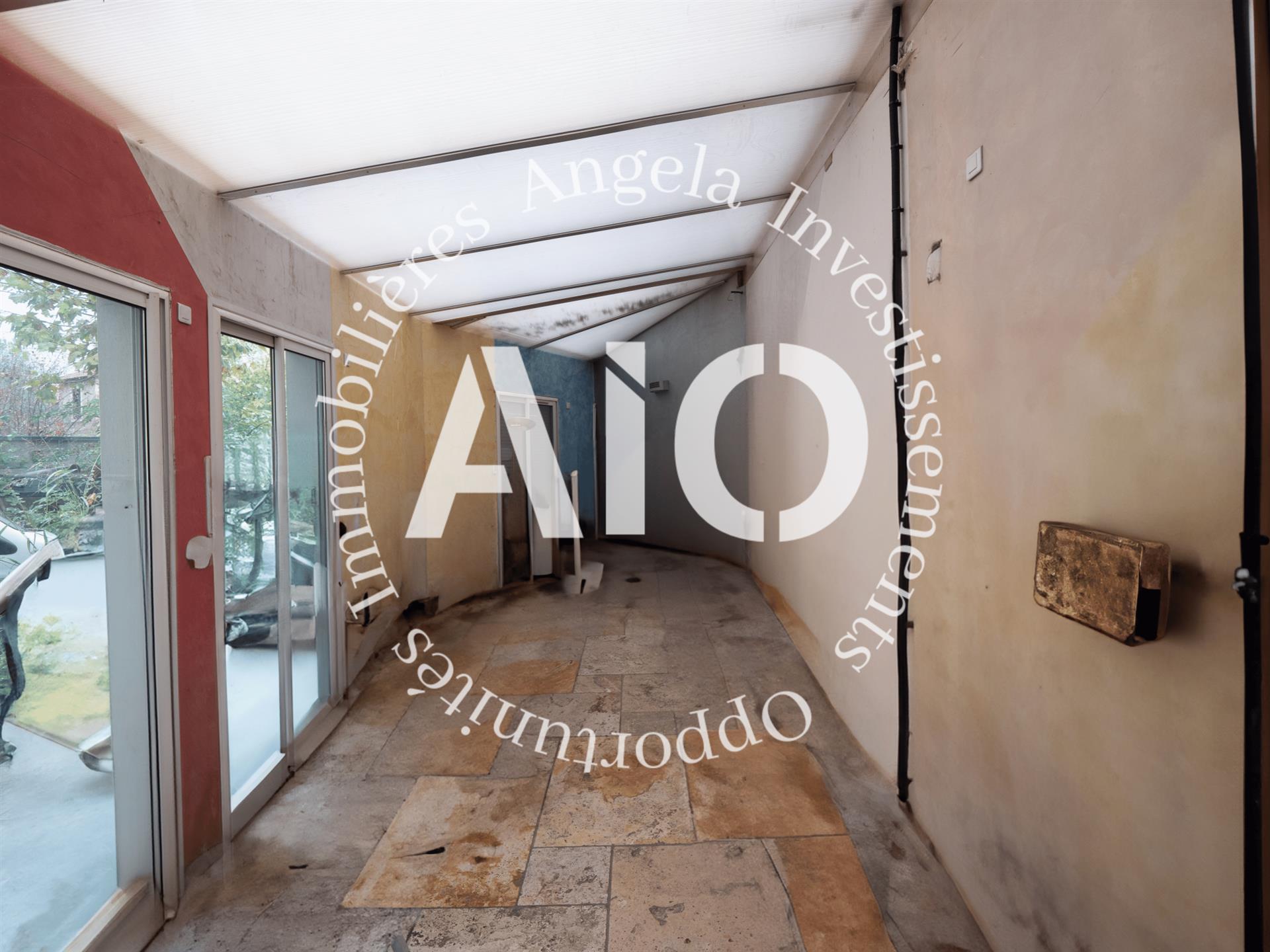 Maison à vendre, 575m², Décines-Charpieu