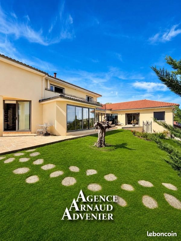Maison à vendre, 416m², Châteaugay