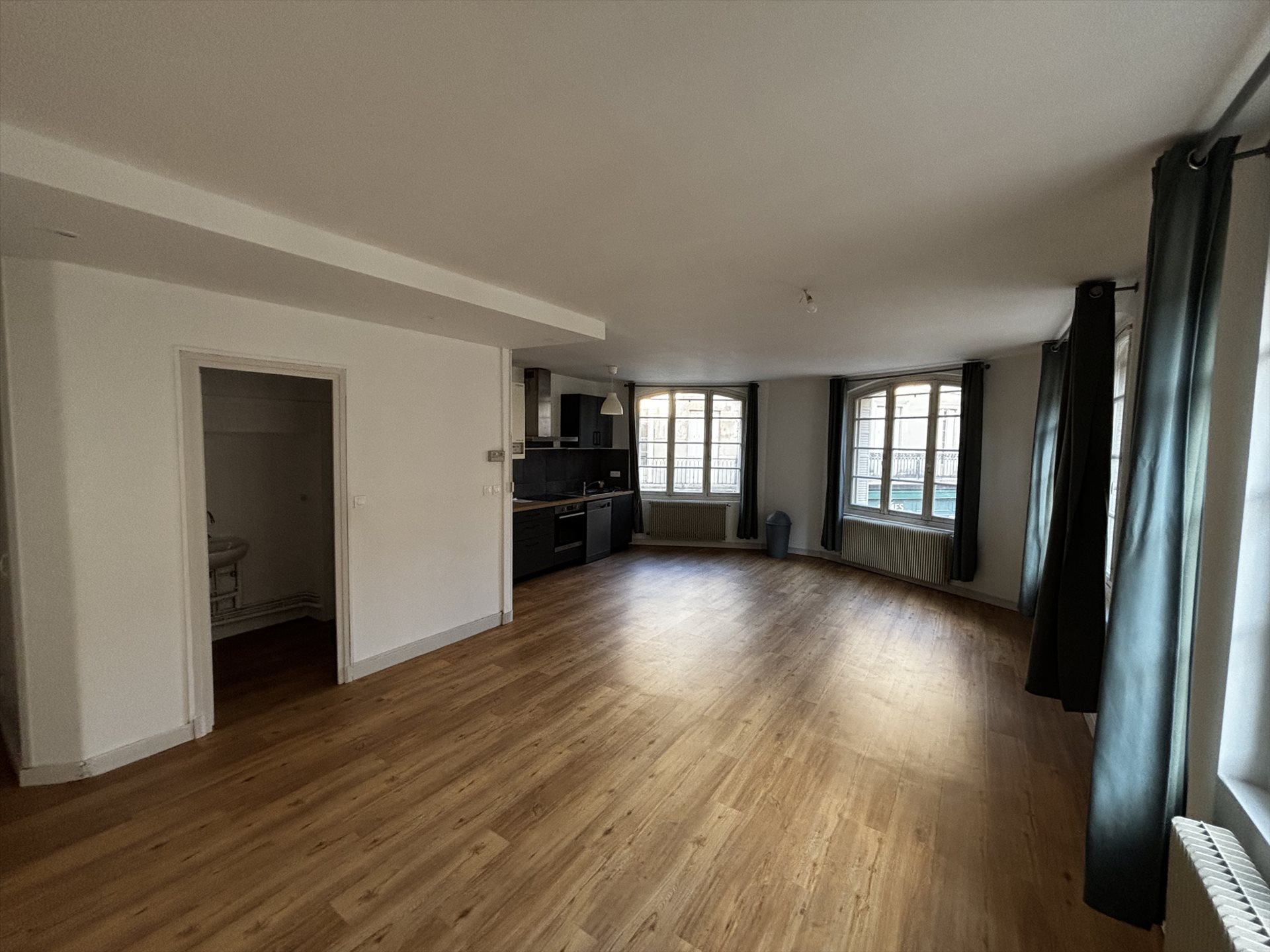 Appartement à louer, 100m², Autun