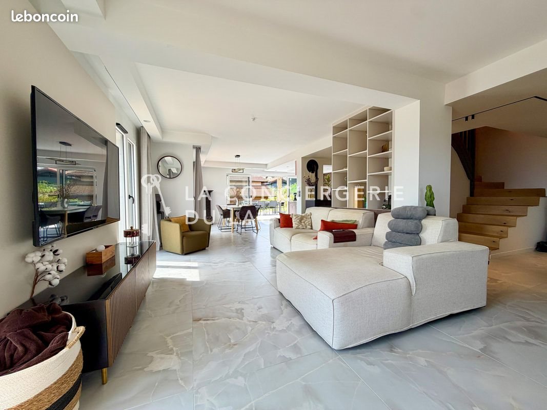 Maison à vendre, 197m², Poisy