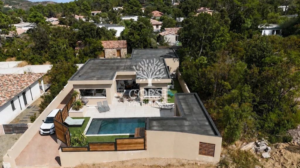 Maison à vendre, 109m², Zonza