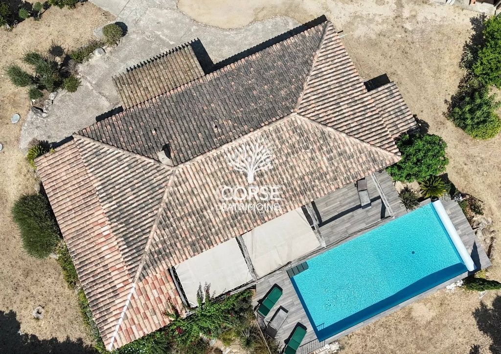 Maison à vendre, 124m², Lecci