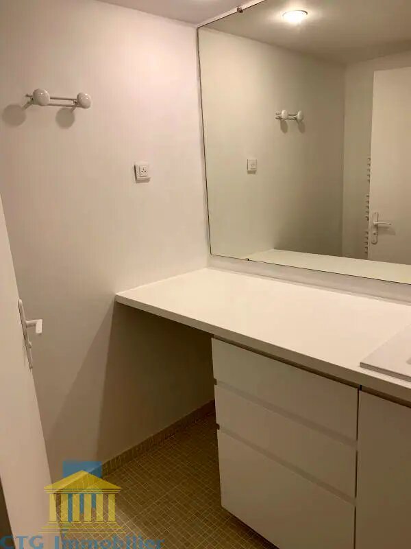 Appartement à louer, 75m², Marseille 8ème