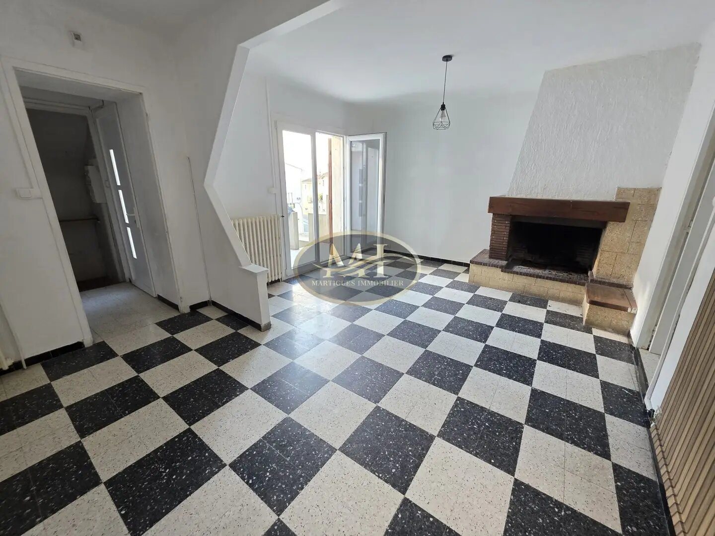 Maison à vendre, 121m², Saint-Mitre-les-Remparts