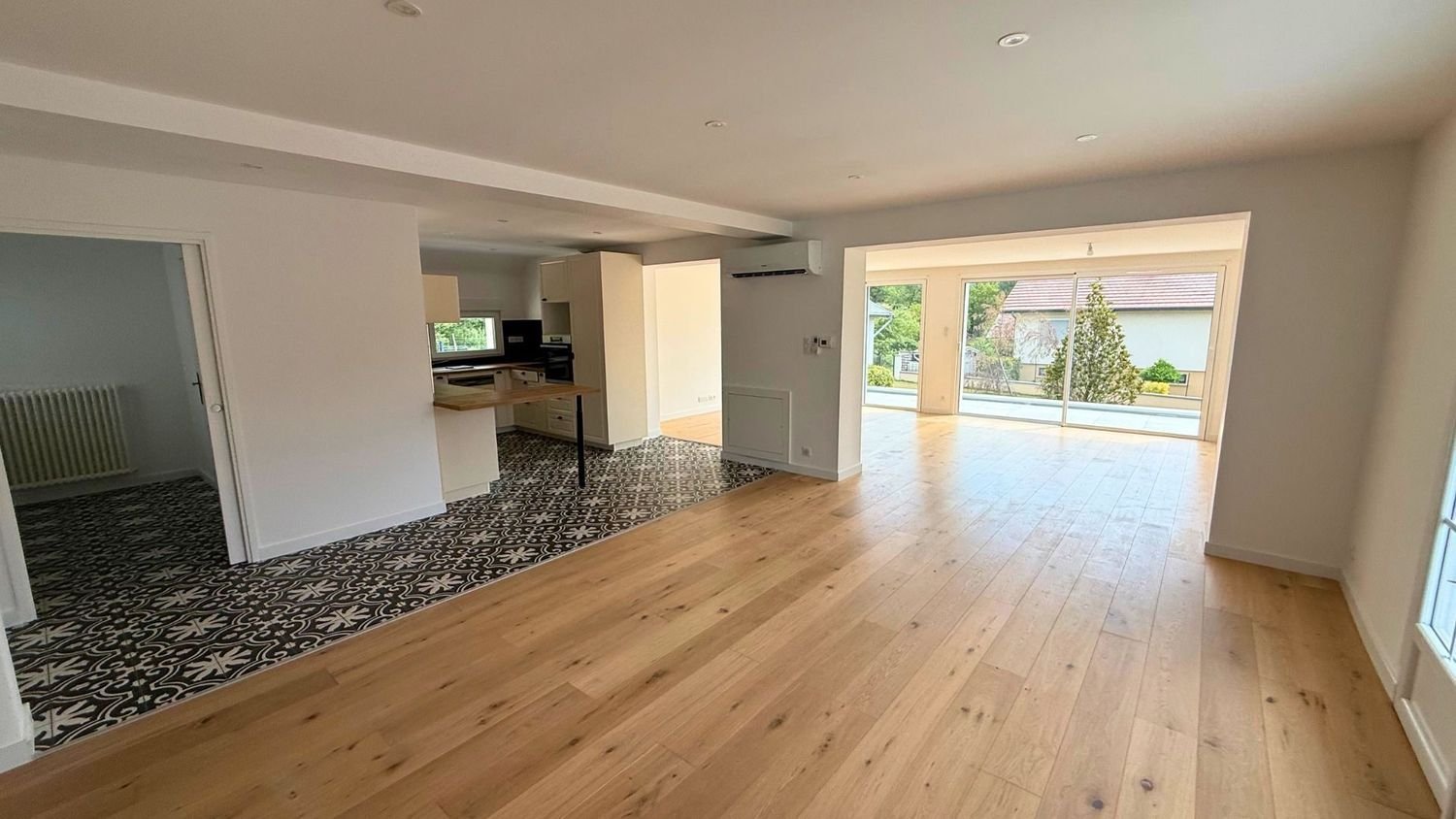 Maison à louer, 220m², Montferrand-le-Château