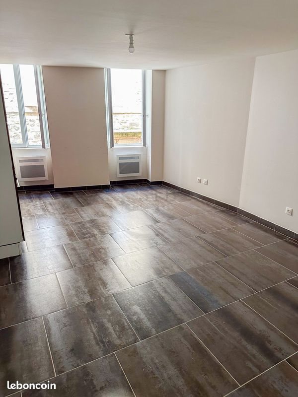 Appartement à louer, 39m², Aubenas