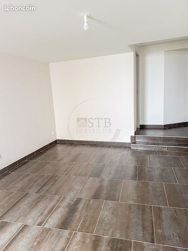 Appartement à louer, 39m², Aubenas