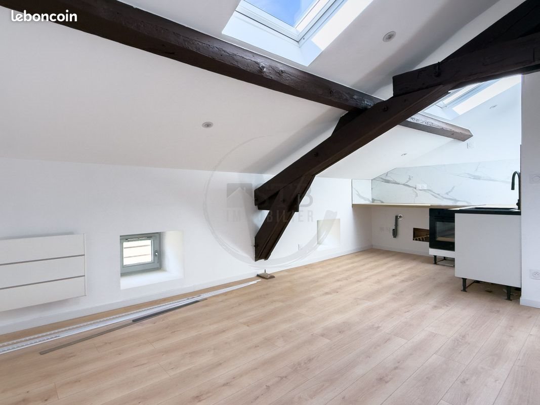 Appartement à louer, 27m², Aubenas