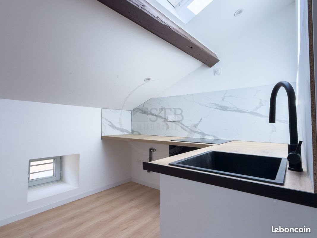 Appartement à louer, 27m², Aubenas