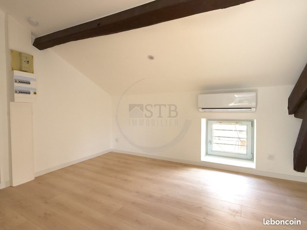 Appartement à louer, 27m², Aubenas