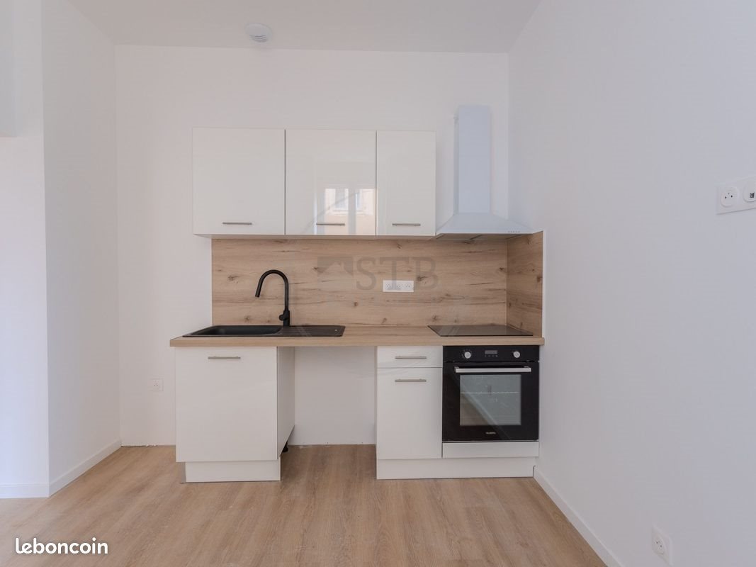 Appartement à louer, 27m², Vals-les-Bains