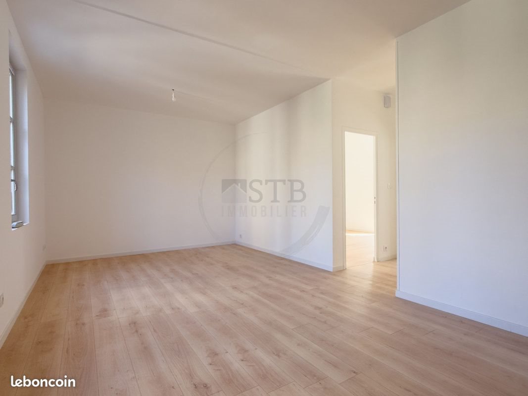 Appartement à louer, 42m², Aubenas