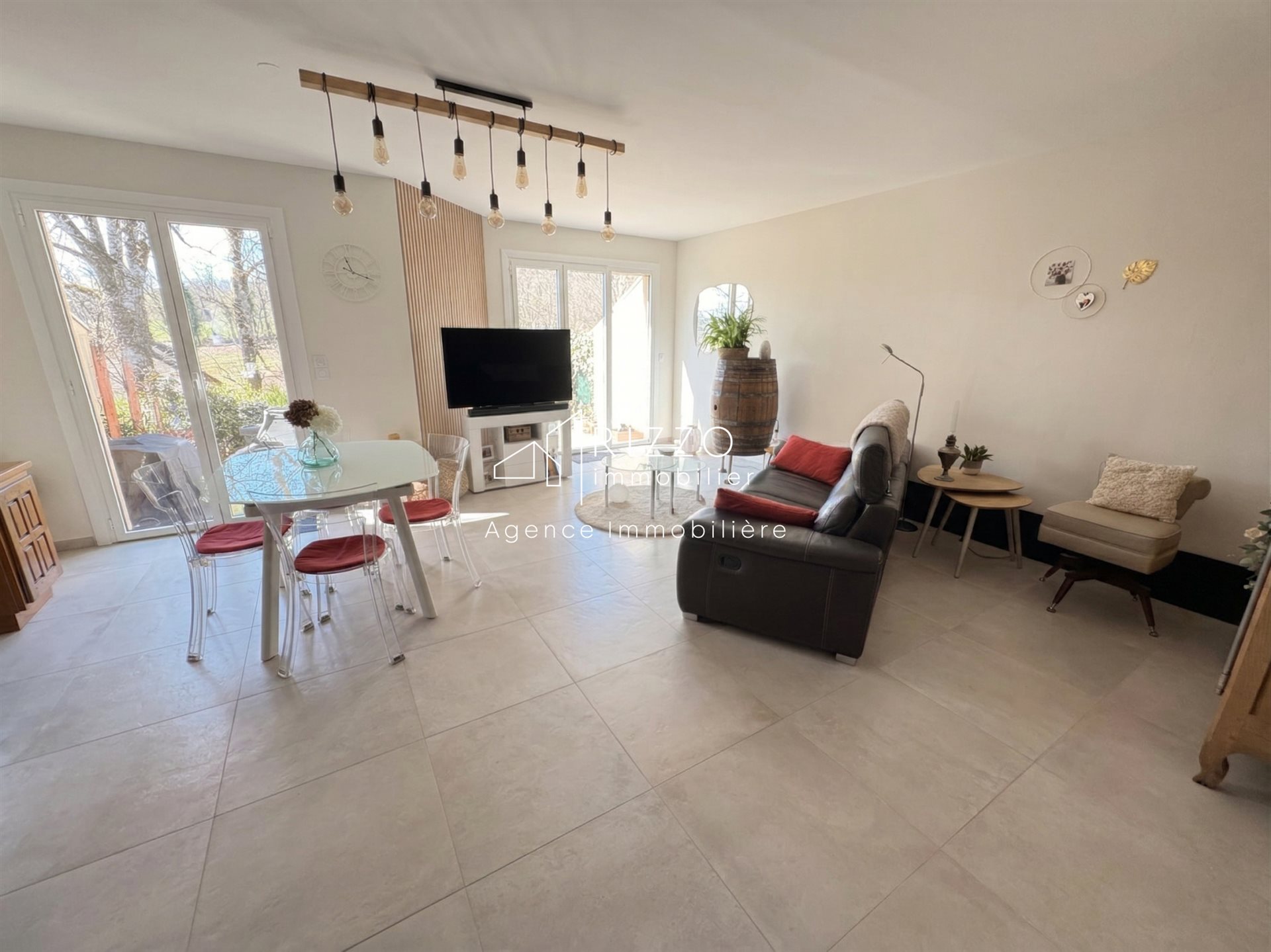 Maison à vendre, 125m², Gex