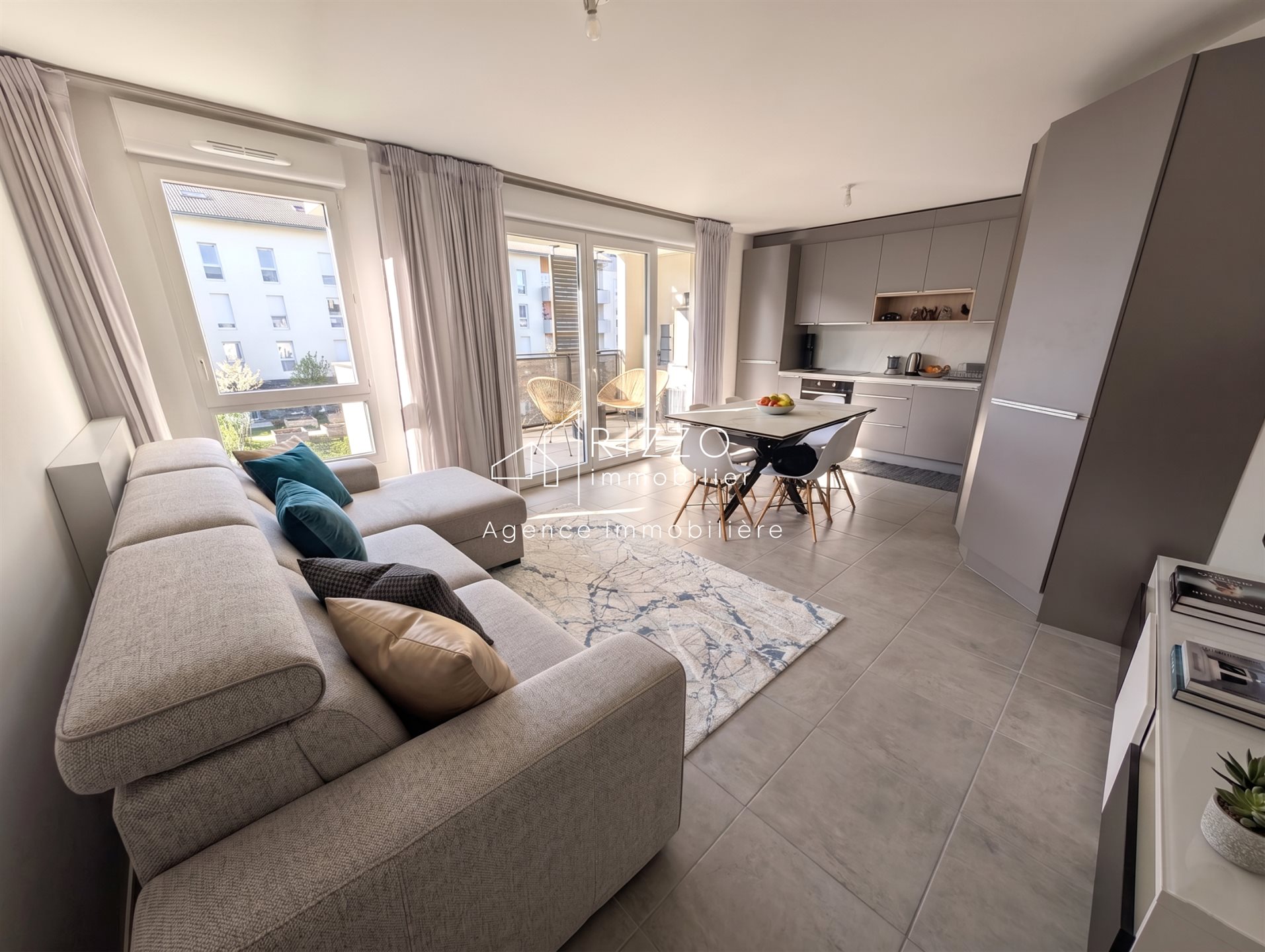 Appartement à vendre, 71m², Cessy