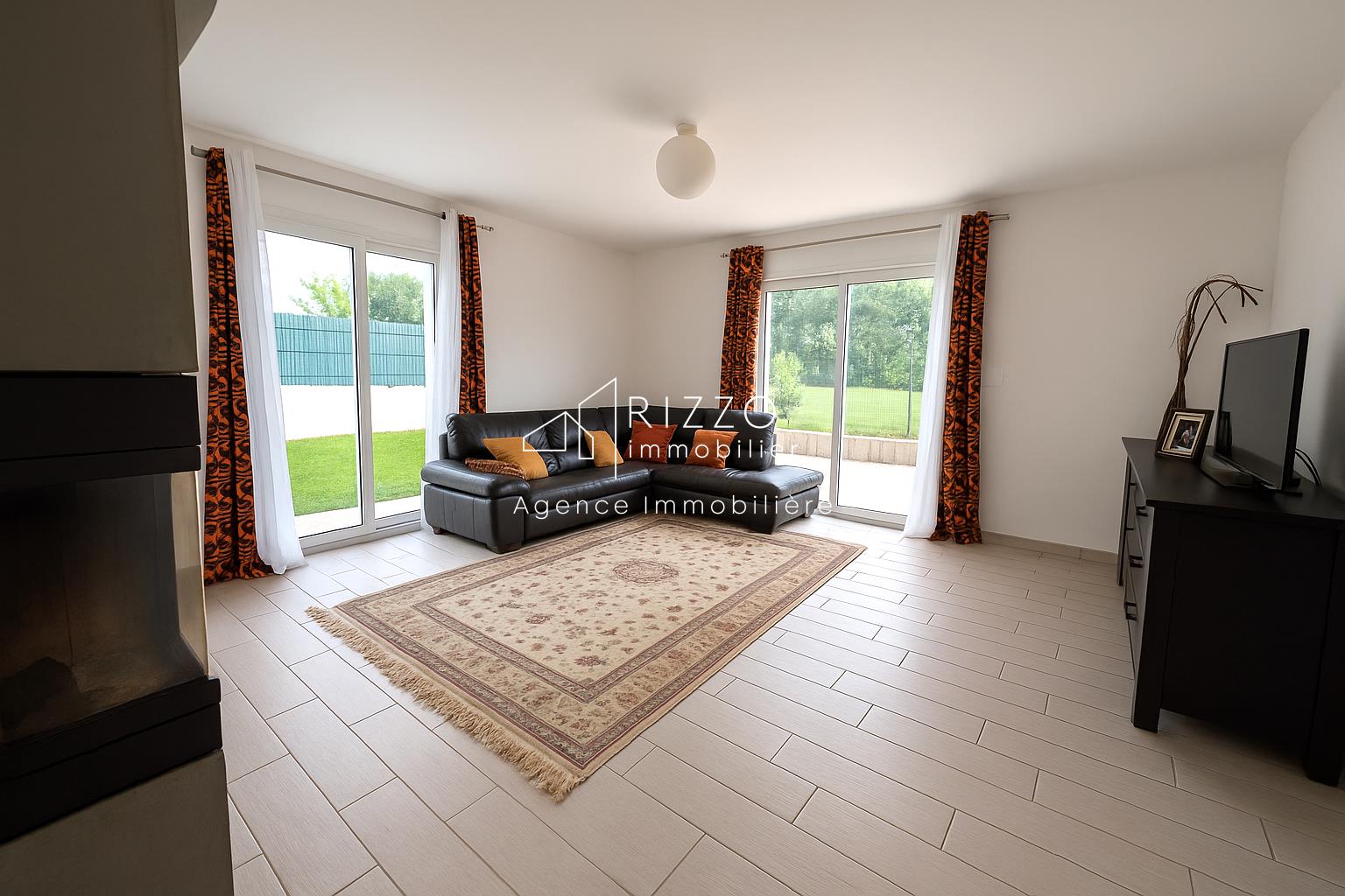 Maison à vendre, 135m², Saint-Genis-Pouilly
