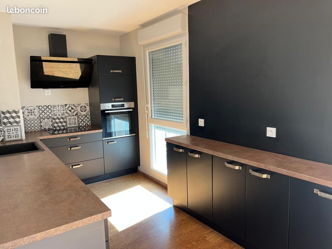 Appartement à louer, 65m², Marignane