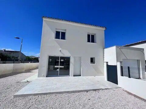 Maison à louer, 117m², Calvisson