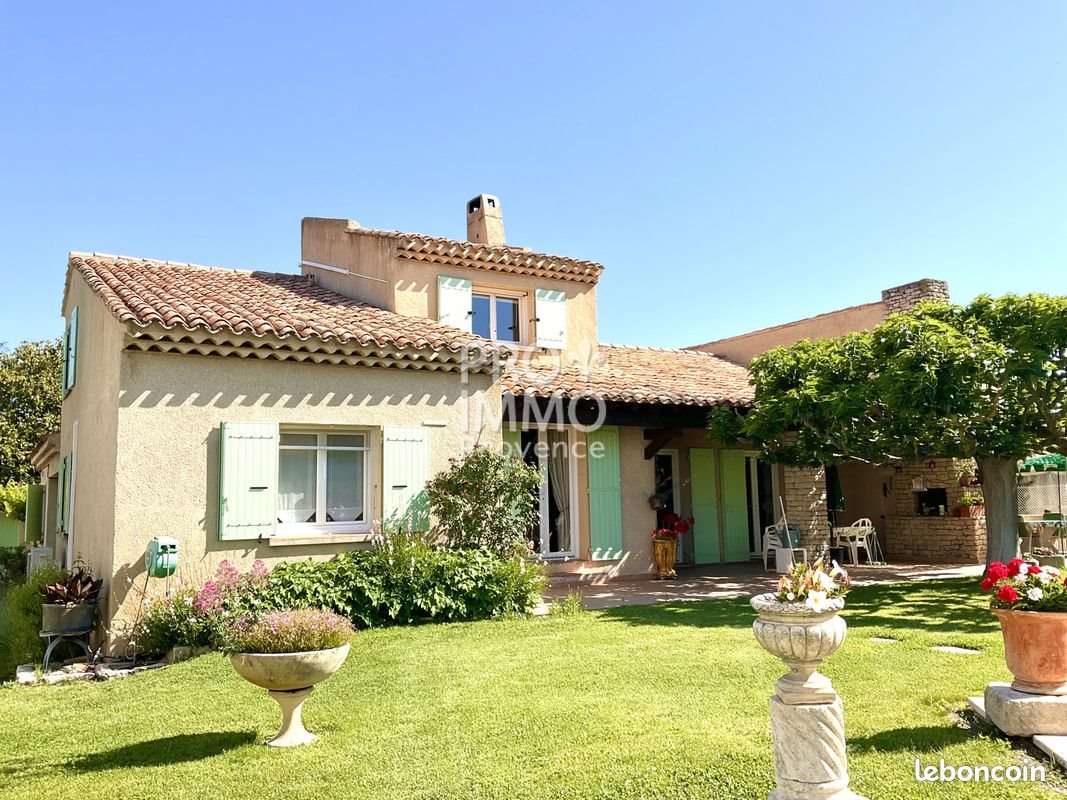 Maison à vendre, 198m², Charleval