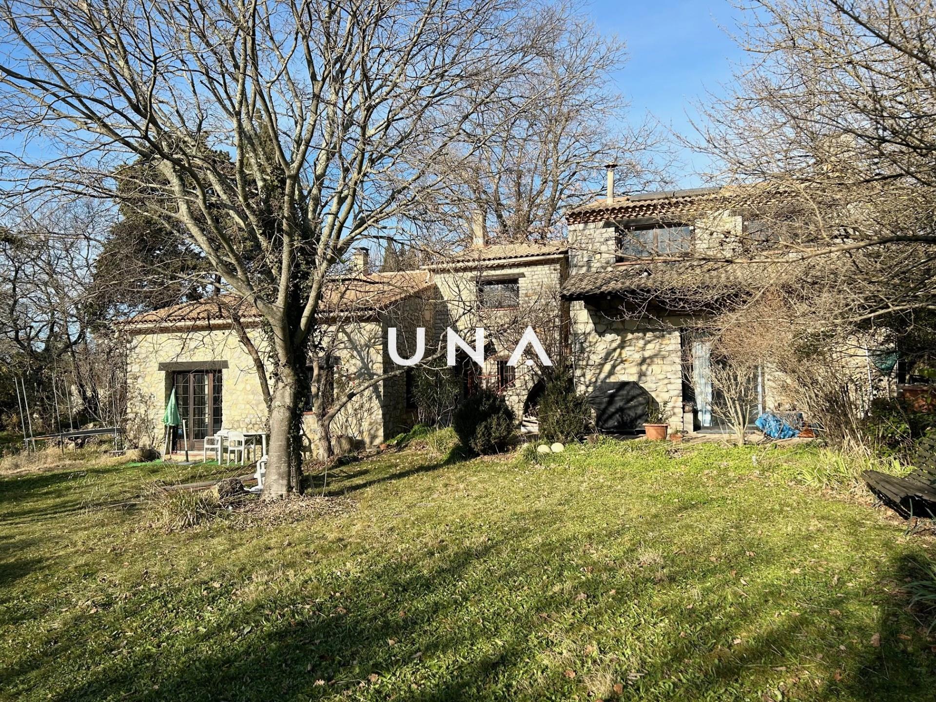 Maison à vendre, 110m², Lussan