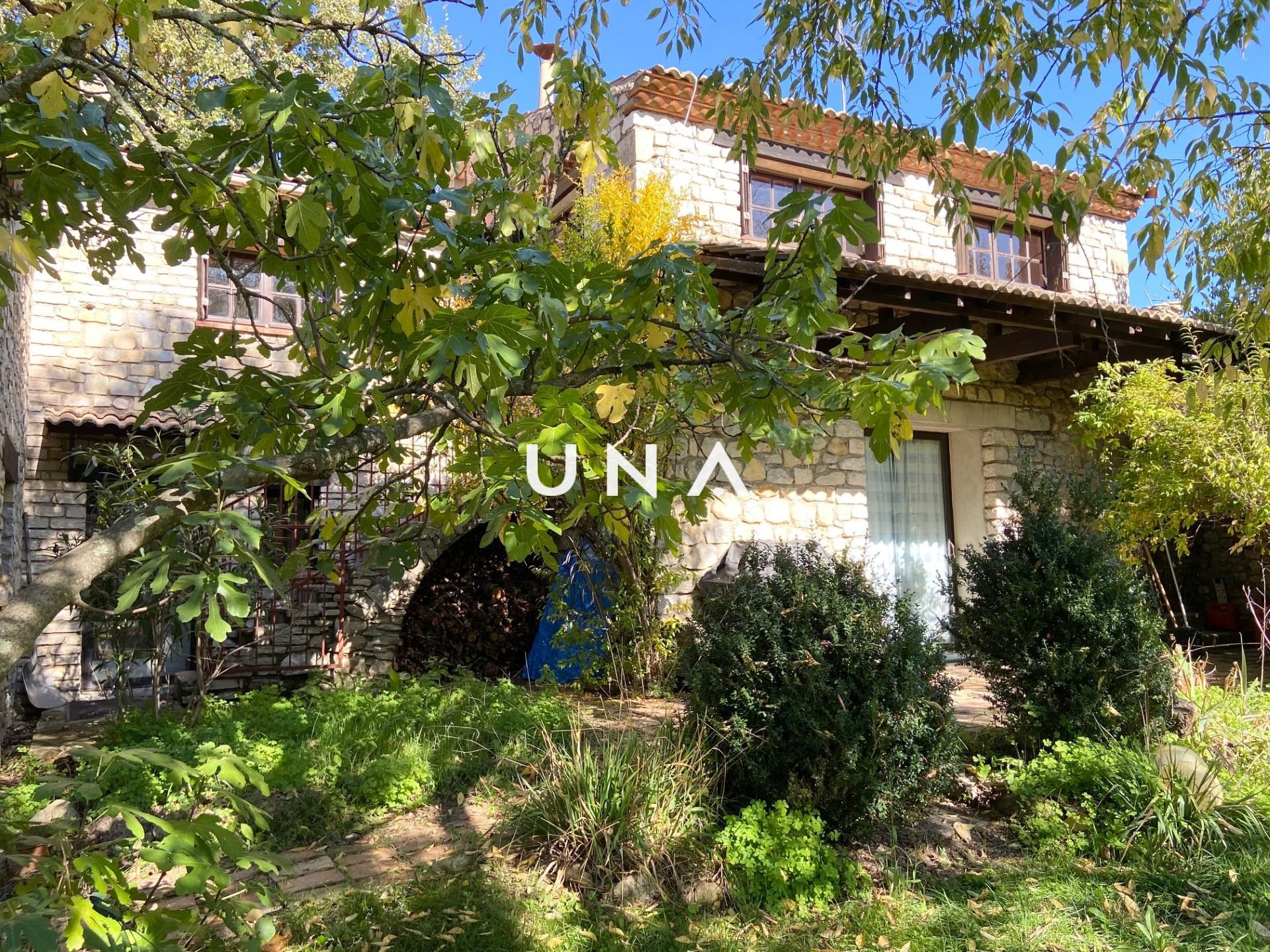 Maison à vendre, 110m², Lussan