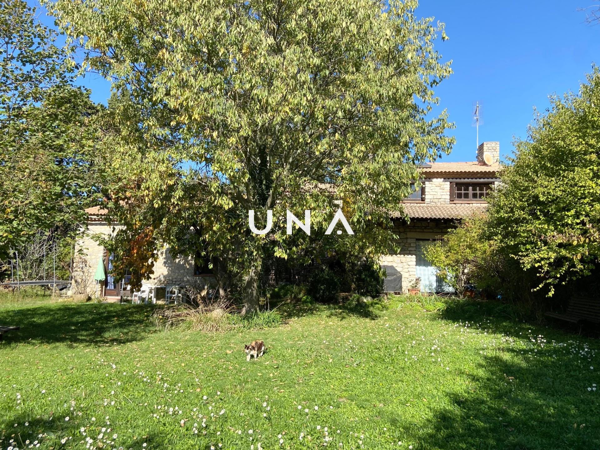 Maison à vendre, 110m², Lussan