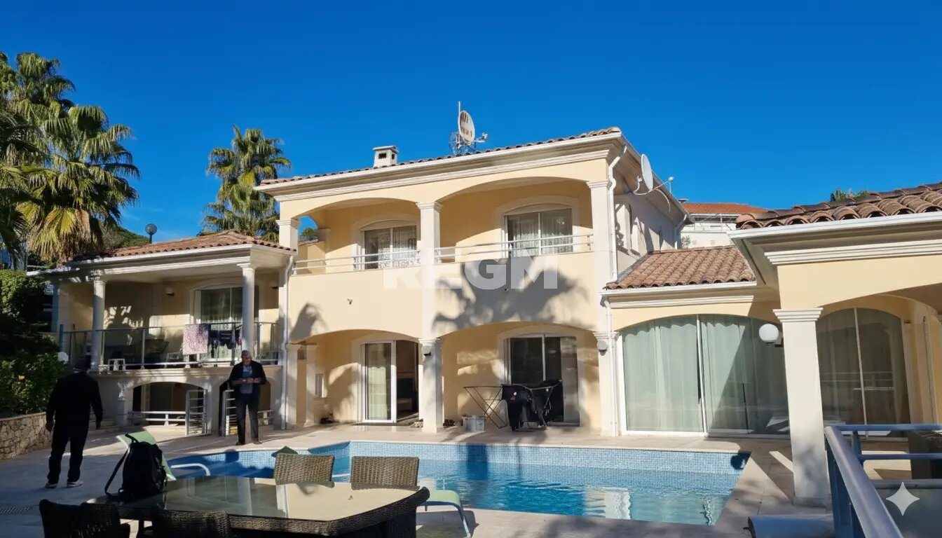 Maison à vendre, 400m², Fréjus