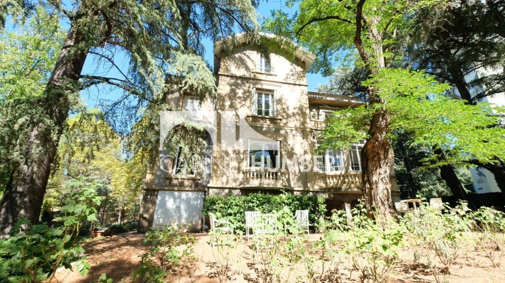 Maison à vendre, 302m², Saint-Étienne