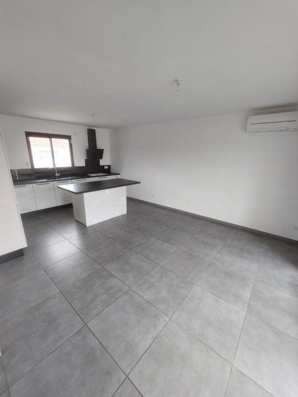 Maison à louer, 82m², Pia