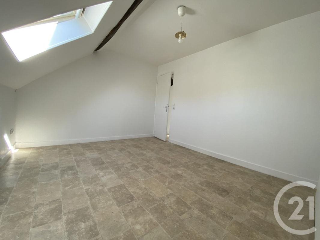 Appartement à louer, 25m², Pont-Sainte-Maxence