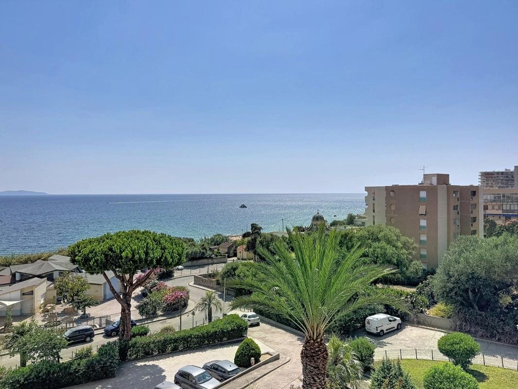 Appartement à louer, 96m², Ajaccio