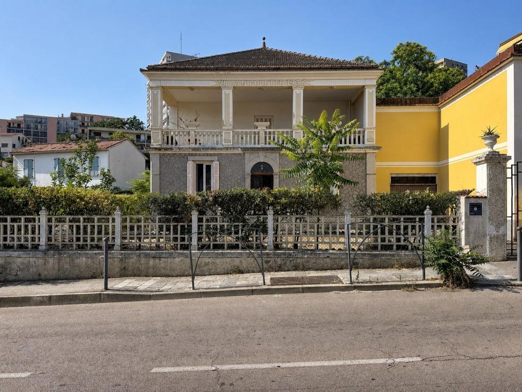 Maison à louer, 142m², Ajaccio