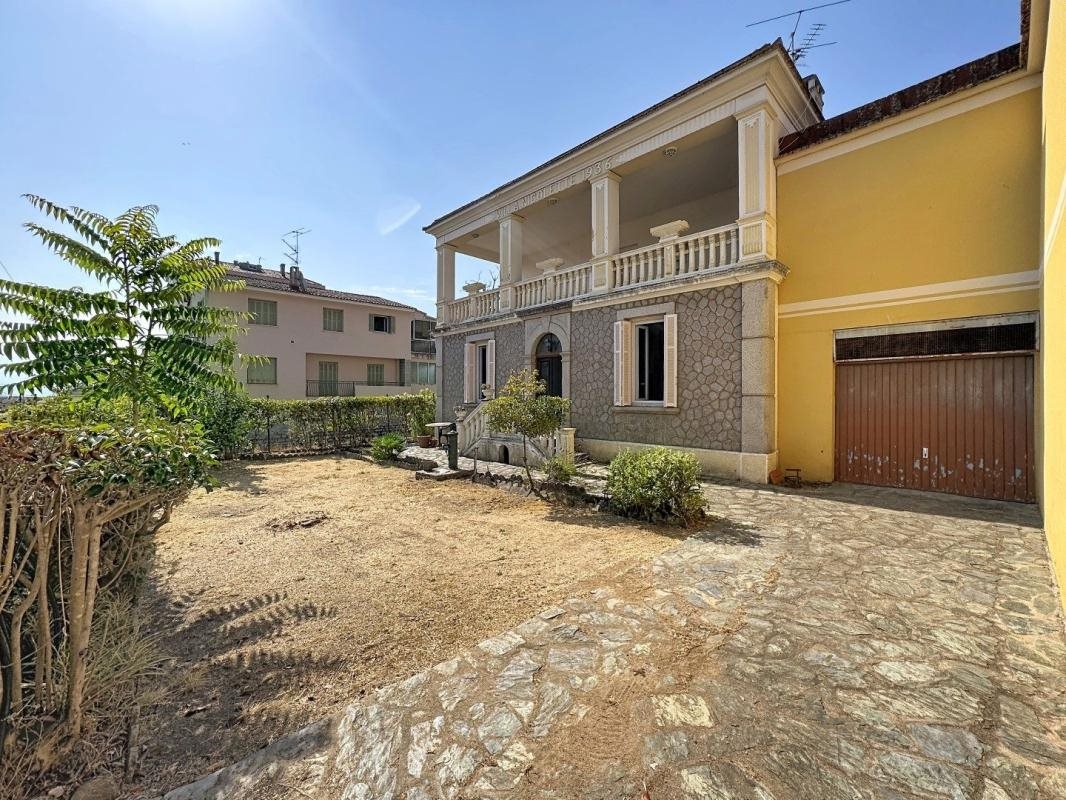 Maison à louer, 142m², Ajaccio