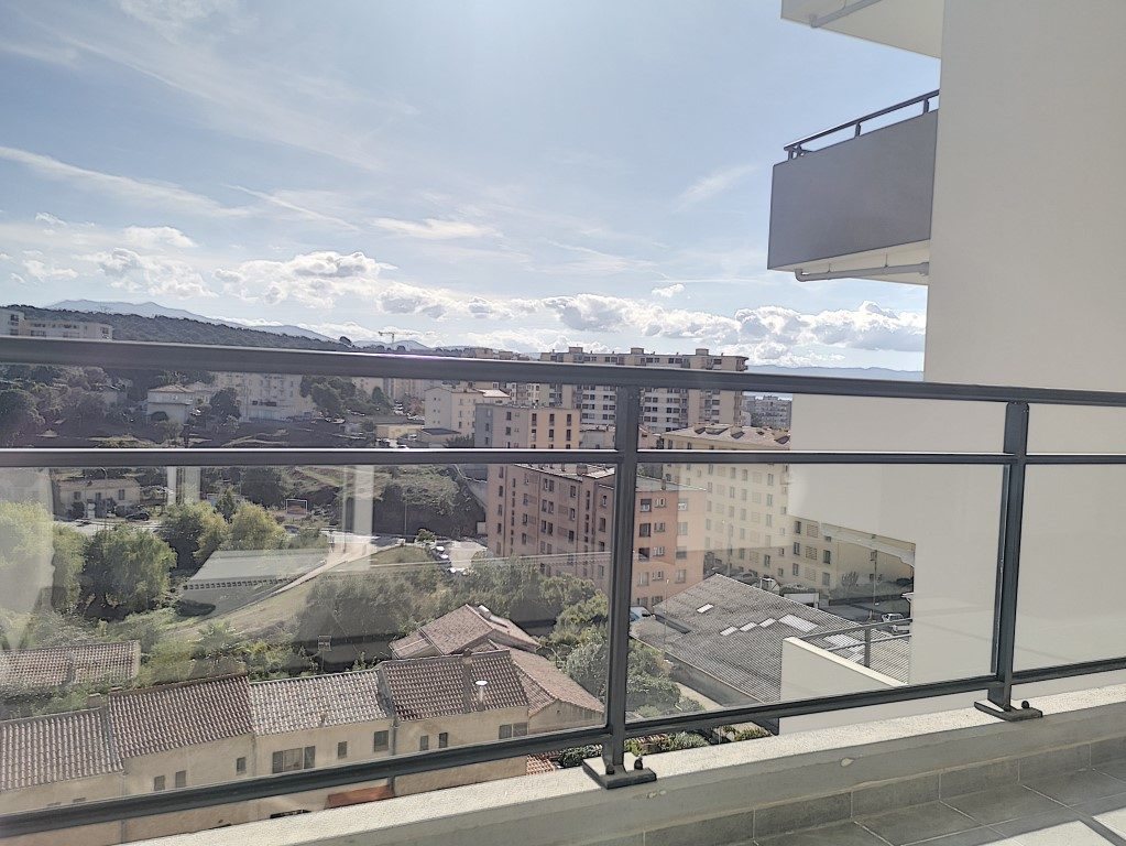 Appartement à louer, 87m², Ajaccio