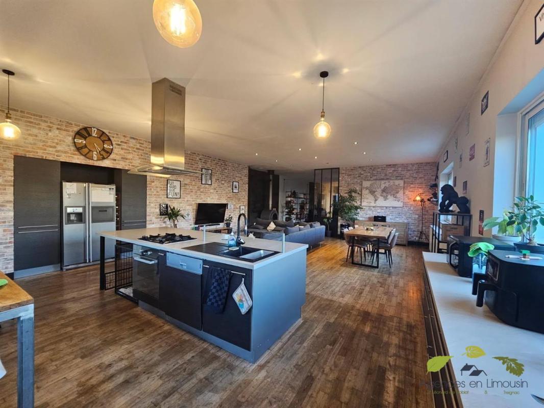 Maison à vendre, 180m², Bujaleuf