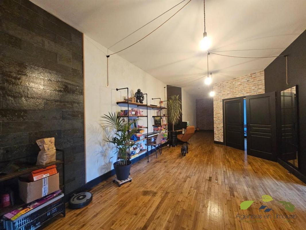 Maison à vendre, 180m², Bujaleuf