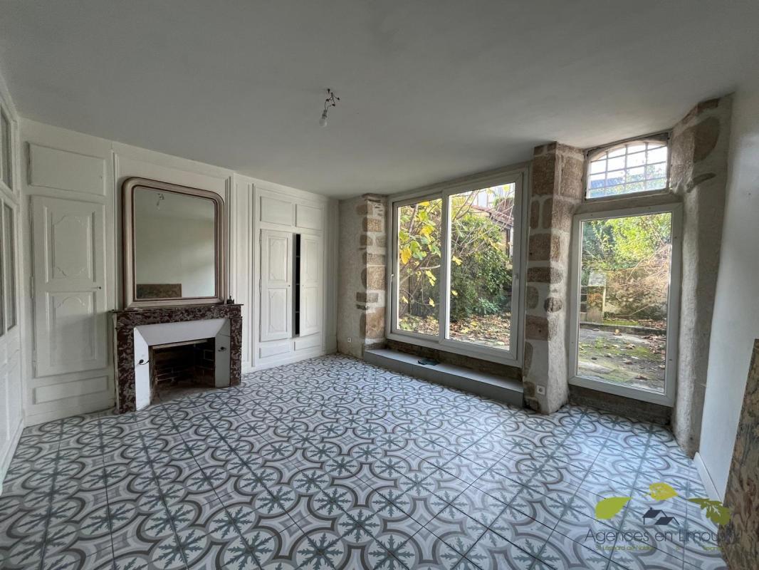 Maison à vendre, 222m², Saint-Léonard-de-Noblat
