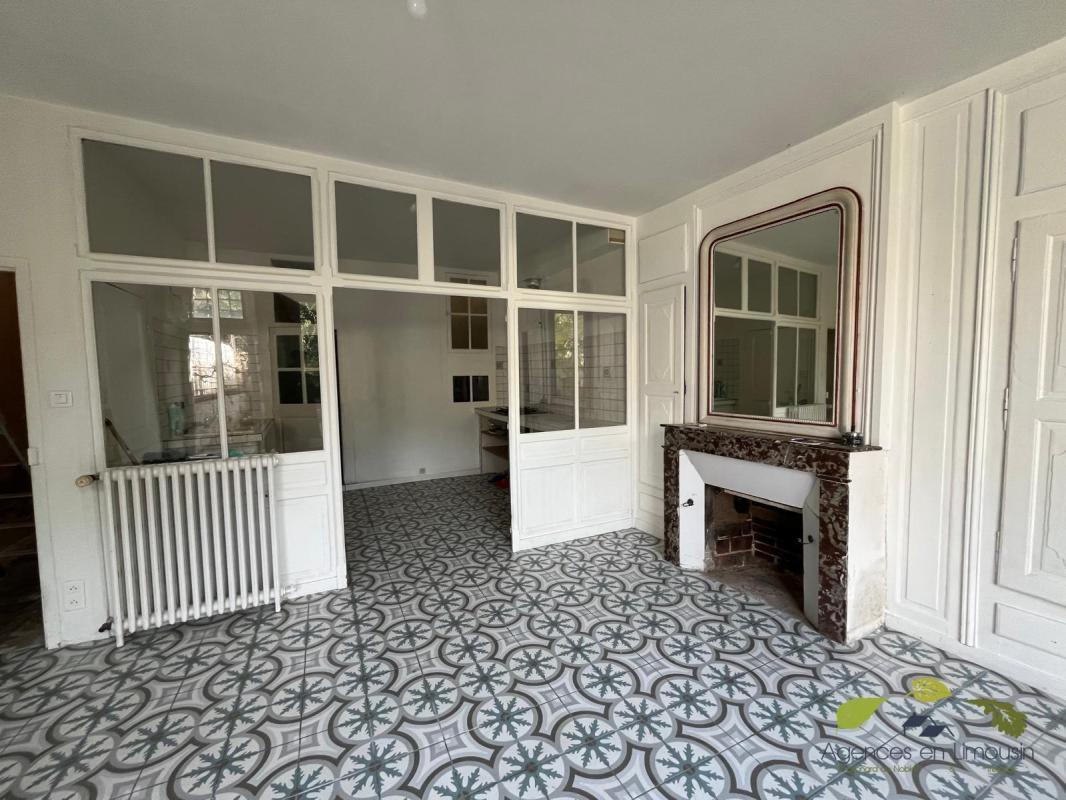 Maison à vendre, 222m², Saint-Léonard-de-Noblat