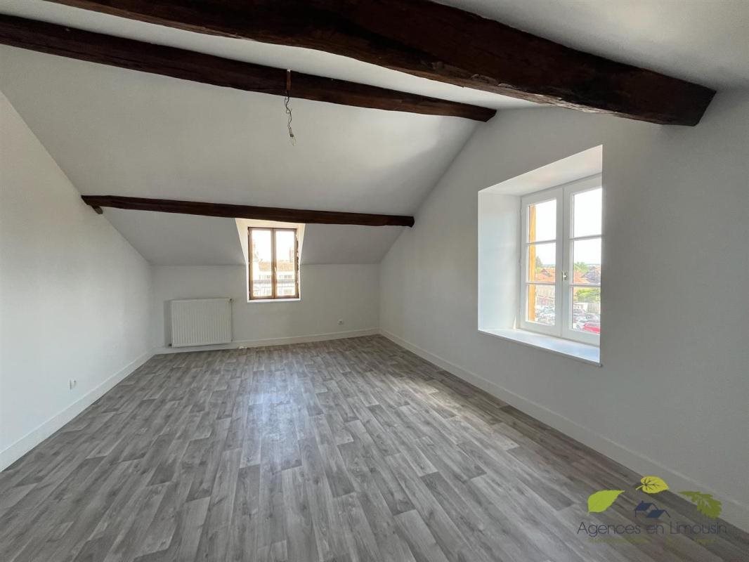Appartement à louer, 55m², Saint-Léonard-de-Noblat