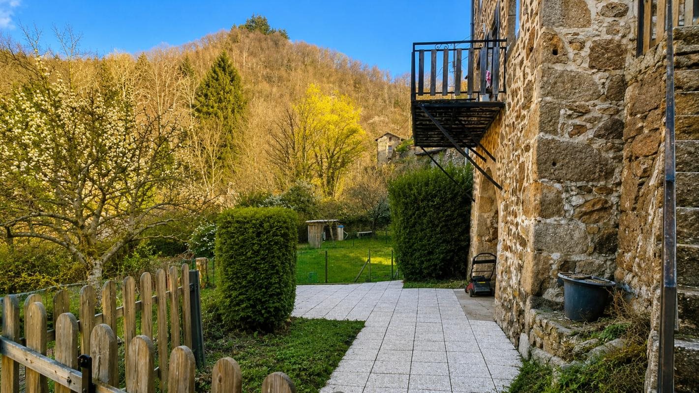 Maison à vendre, 96m², Bourg-Argental