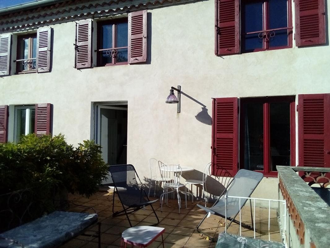 Maison à vendre, 188m², Bourg-Argental