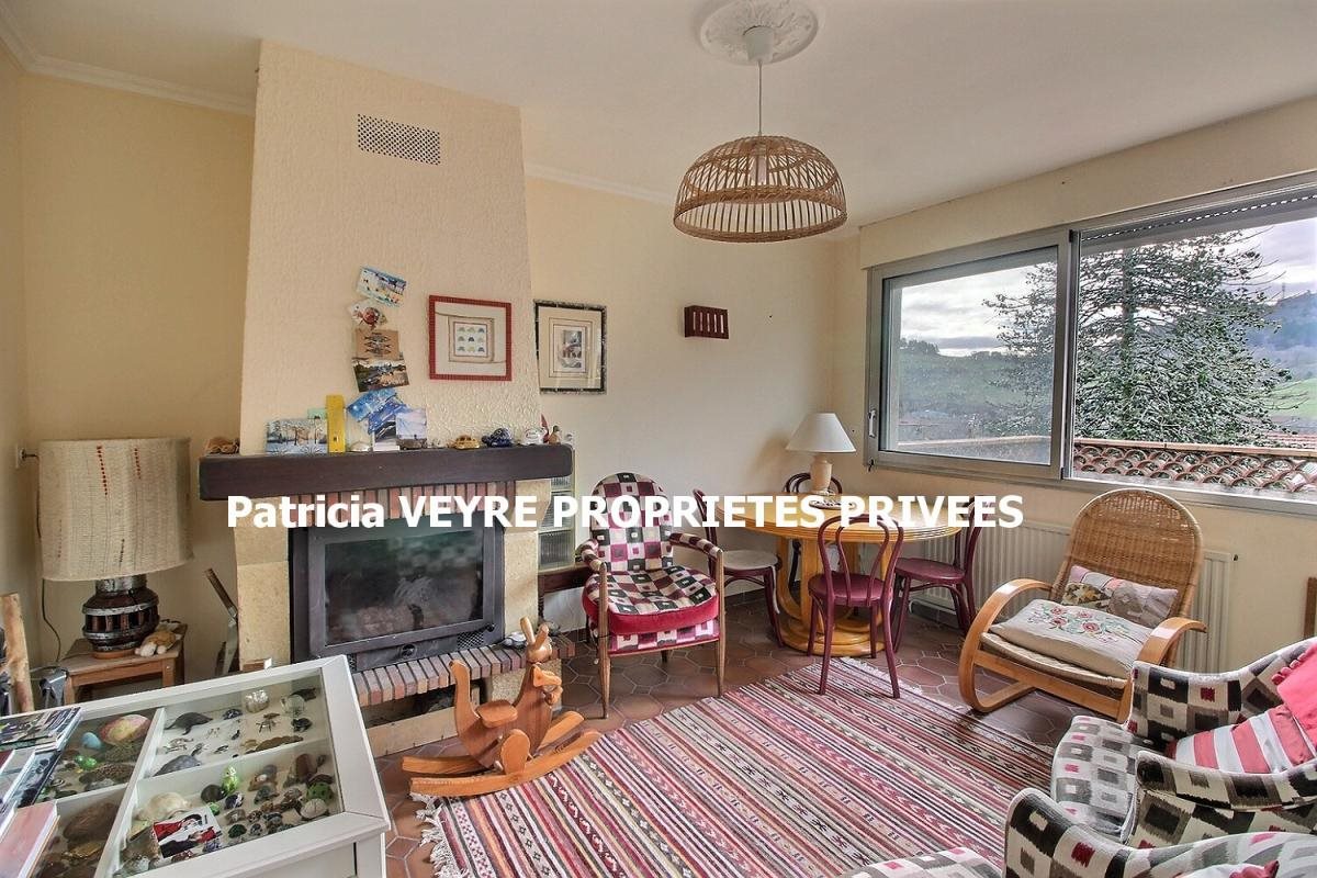 Maison à vendre, 188m², Bourg-Argental