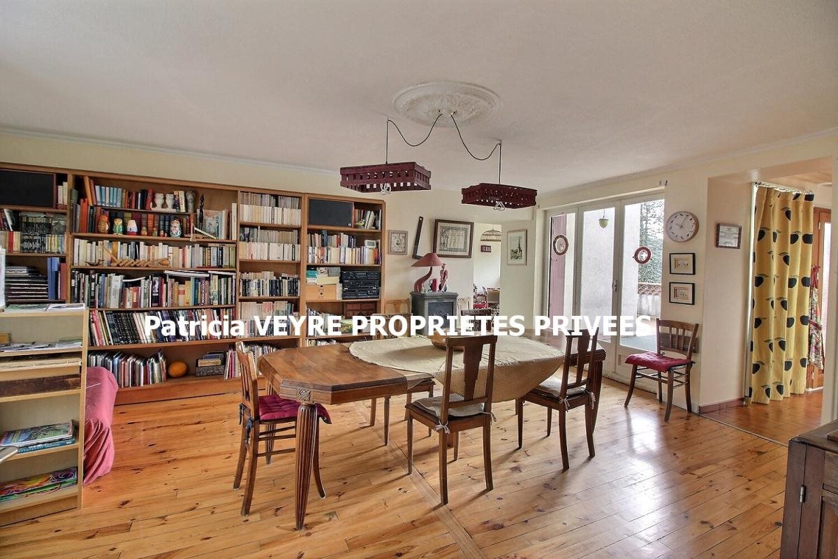 Maison à vendre, 188m², Bourg-Argental