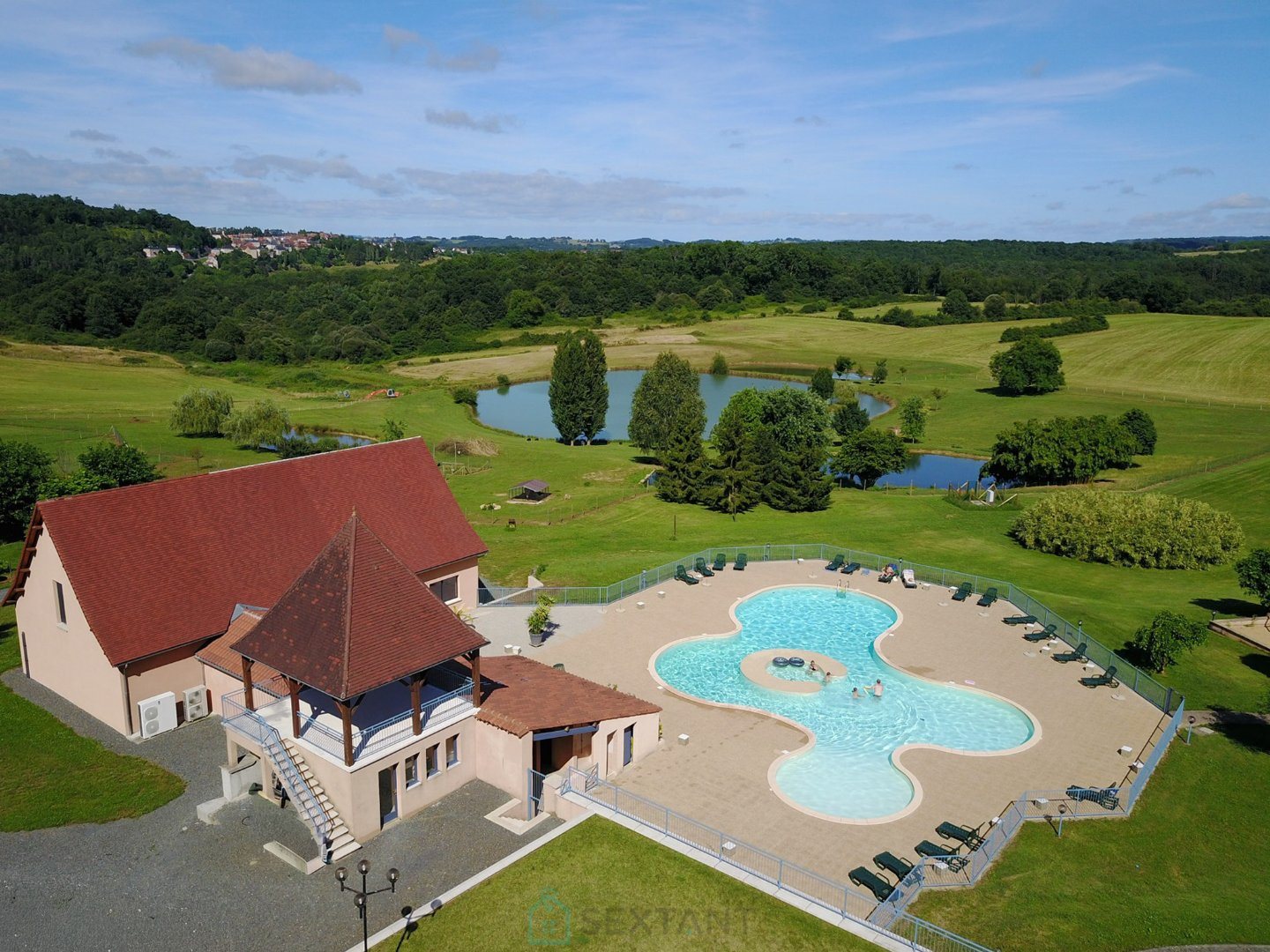 Maison à vendre, 1830m², Hautefort