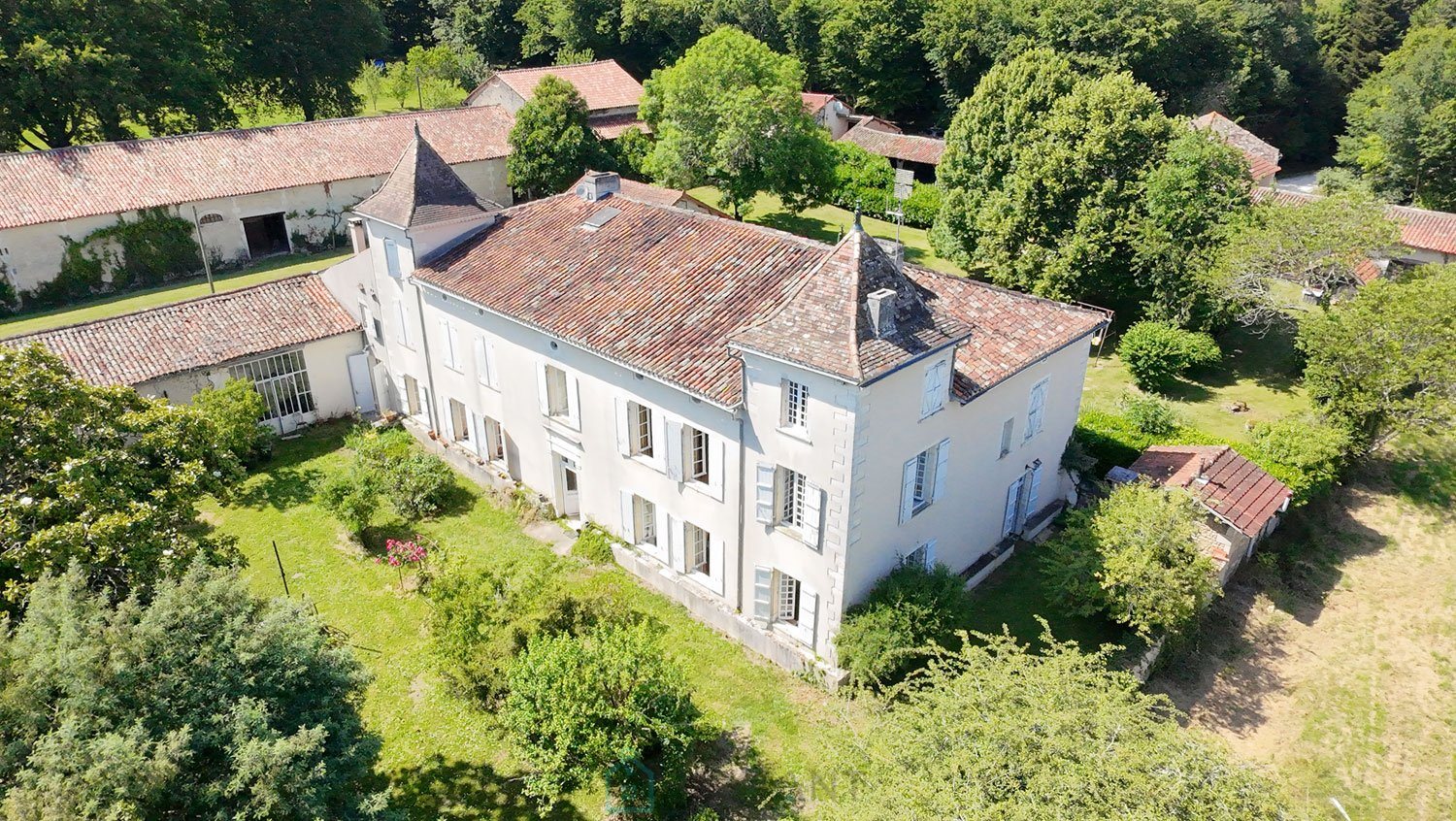 Maison à vendre, 685m², Barbezieux-Saint-Hilaire