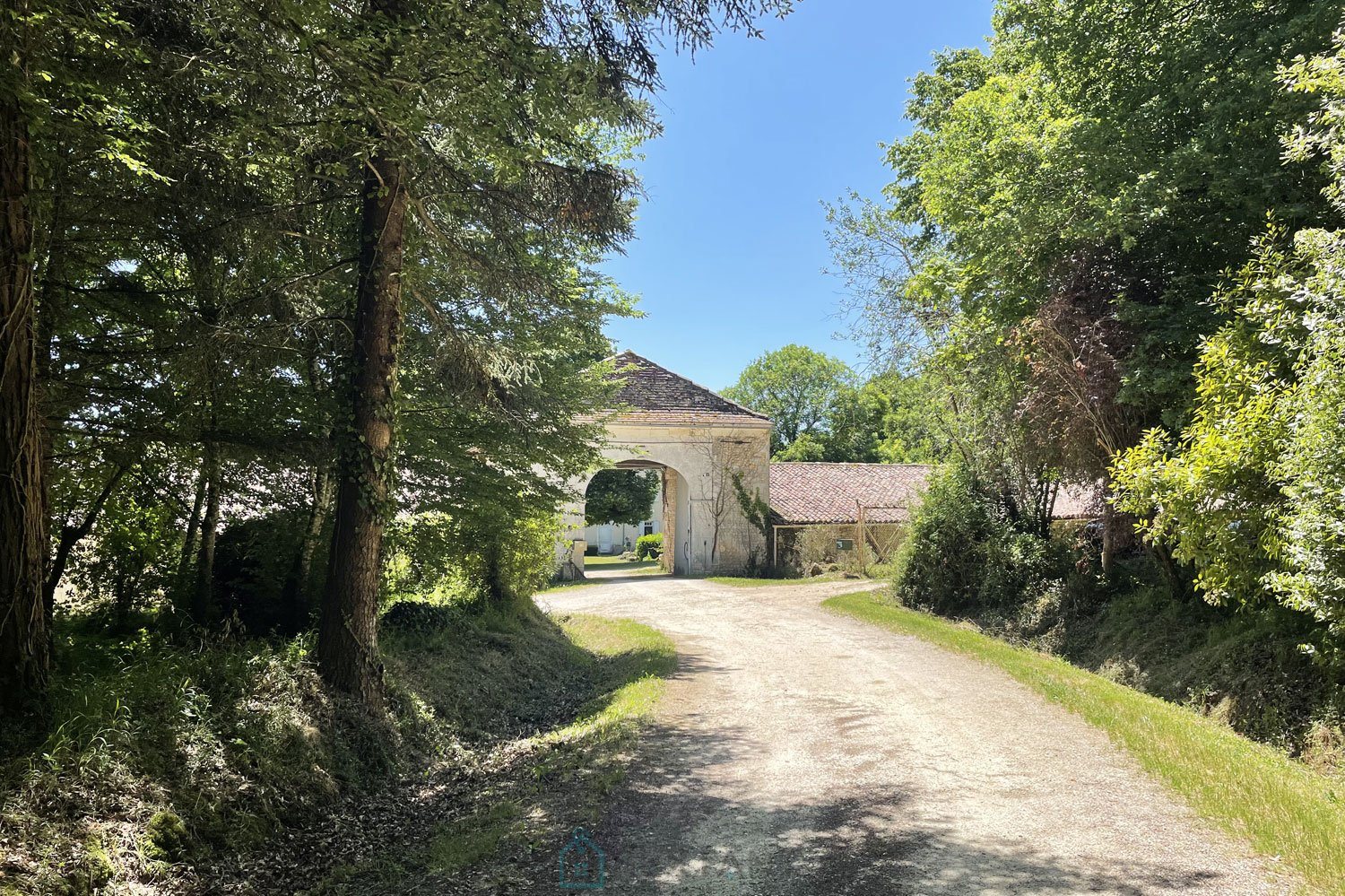 Maison à vendre, 685m², Barbezieux-Saint-Hilaire