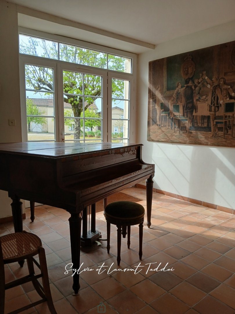 Maison à vendre, 180m², Barbezieux-Saint-Hilaire
