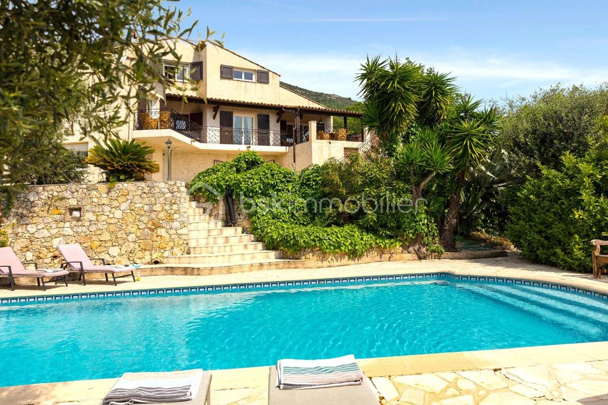 Maison à vendre, 187m², Gattières