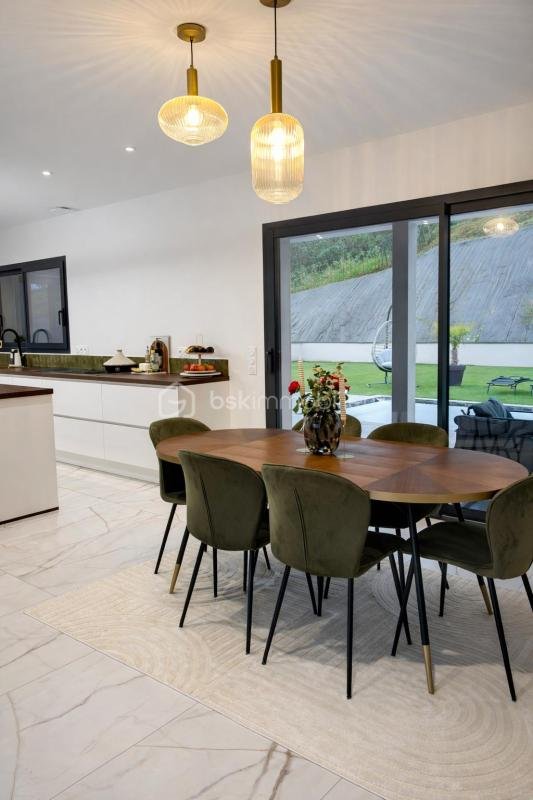 Maison à vendre, 244m², Cébazat
