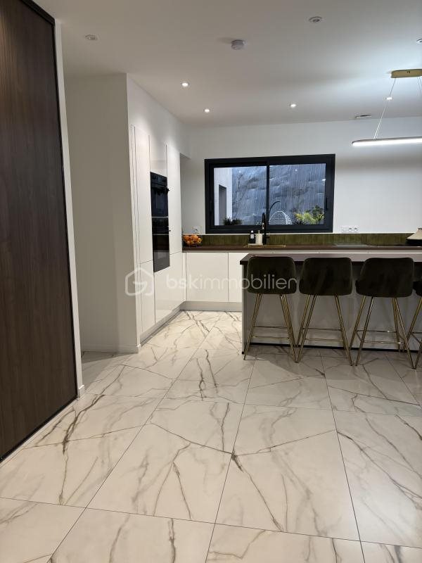 Maison à vendre, 243m², Cébazat